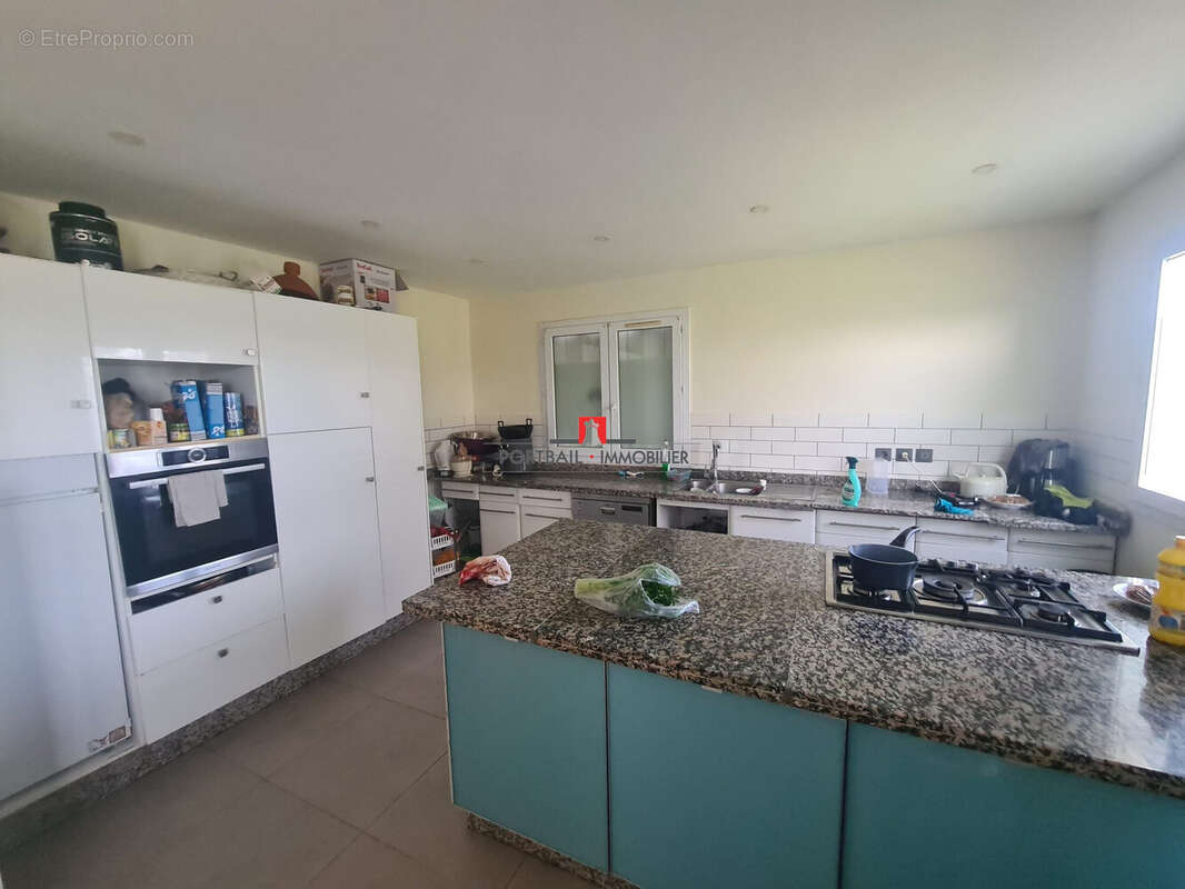Maison 217 m² à Etauliers  - photo 2