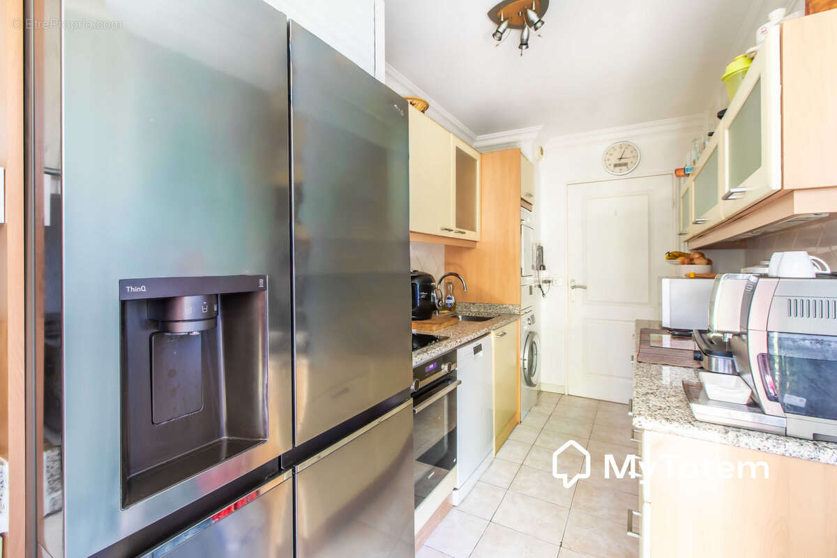 Appartement à SAINT-LAURENT-DU-VAR