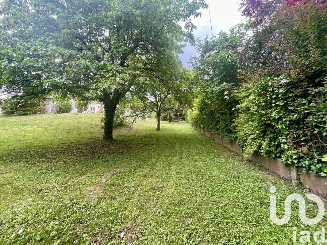 Photo 2 - Terrain à JUZIERS