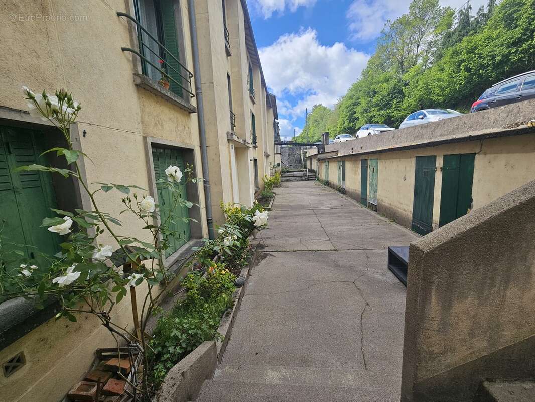 Appartement 57 m² à Saint-Leonard-De-Noblat  - photo 18