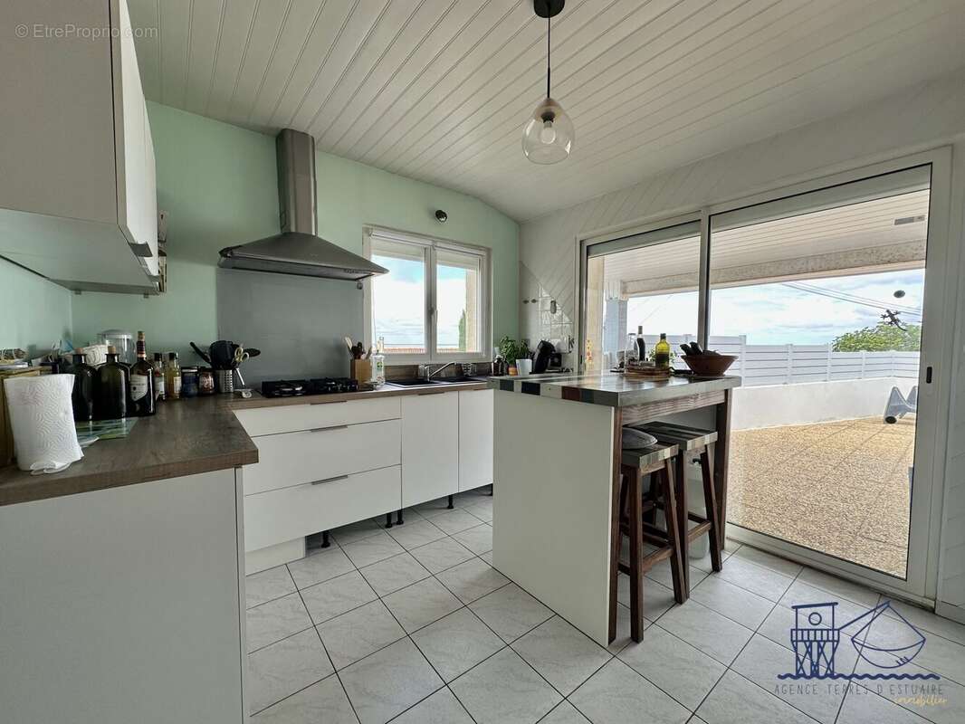 Maison à SAINT-FORT-SUR-GIRONDE