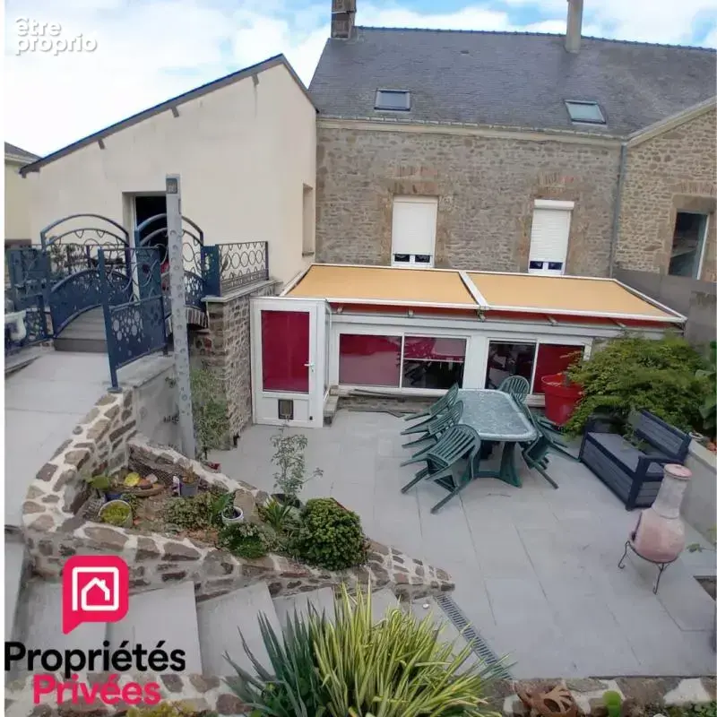 Maison de bourg rénovée de 130 m² avec jardin, véranda et deux garages ? Aucun travaux à prévoir ? Ambrières-les-Vallées 53300 e - photo 14