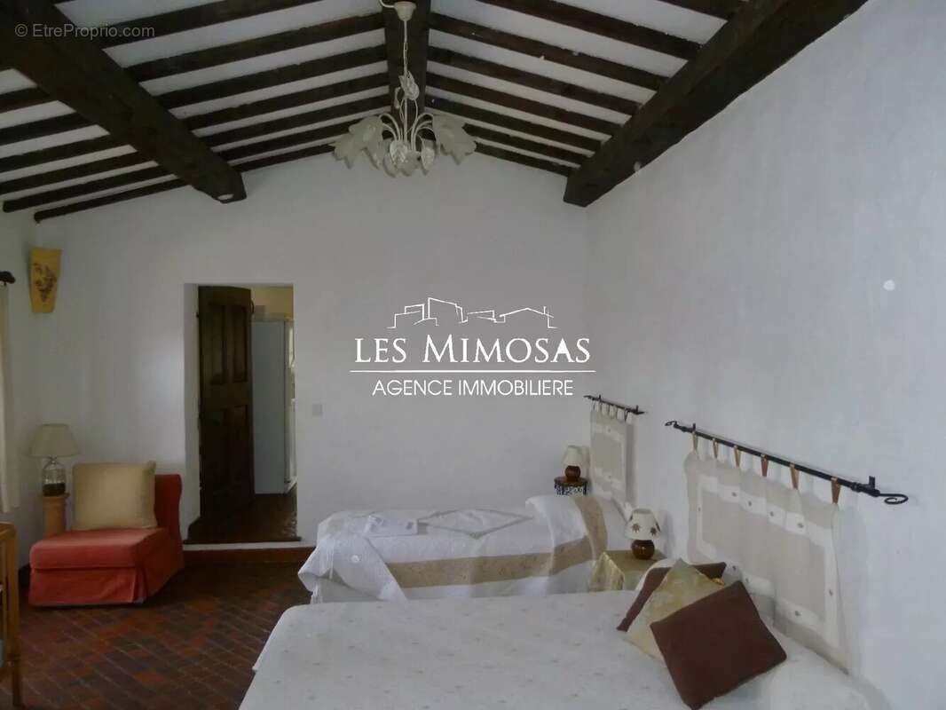 Maison à ROQUEBRUNE-SUR-ARGENS