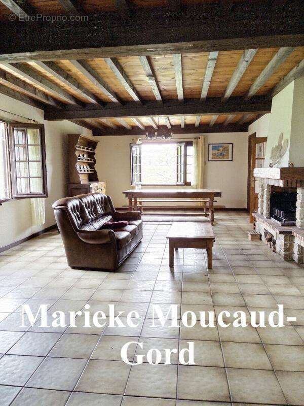 Maison à BEAUZAC