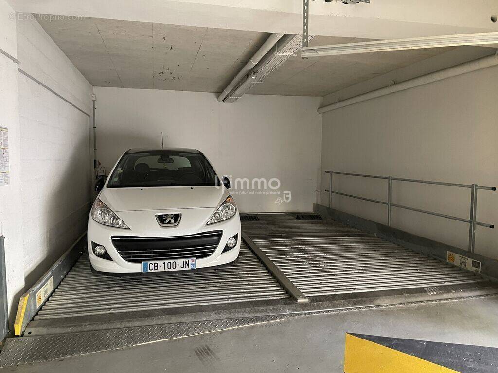 Parking à LES LILAS