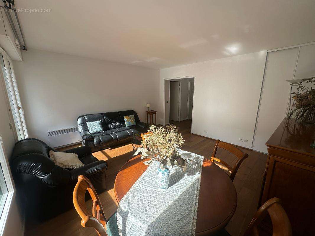 Appartement à PARIS-20E