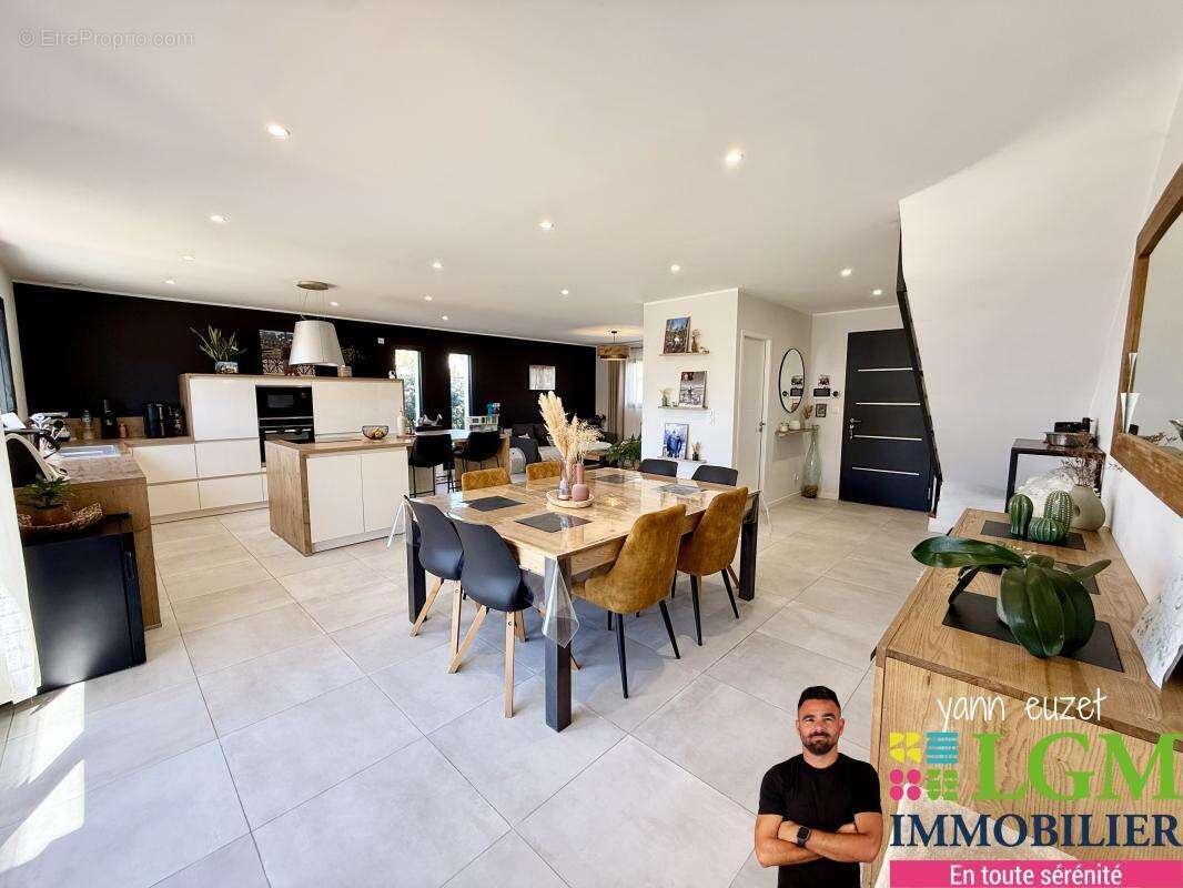 Maison à JUNAS