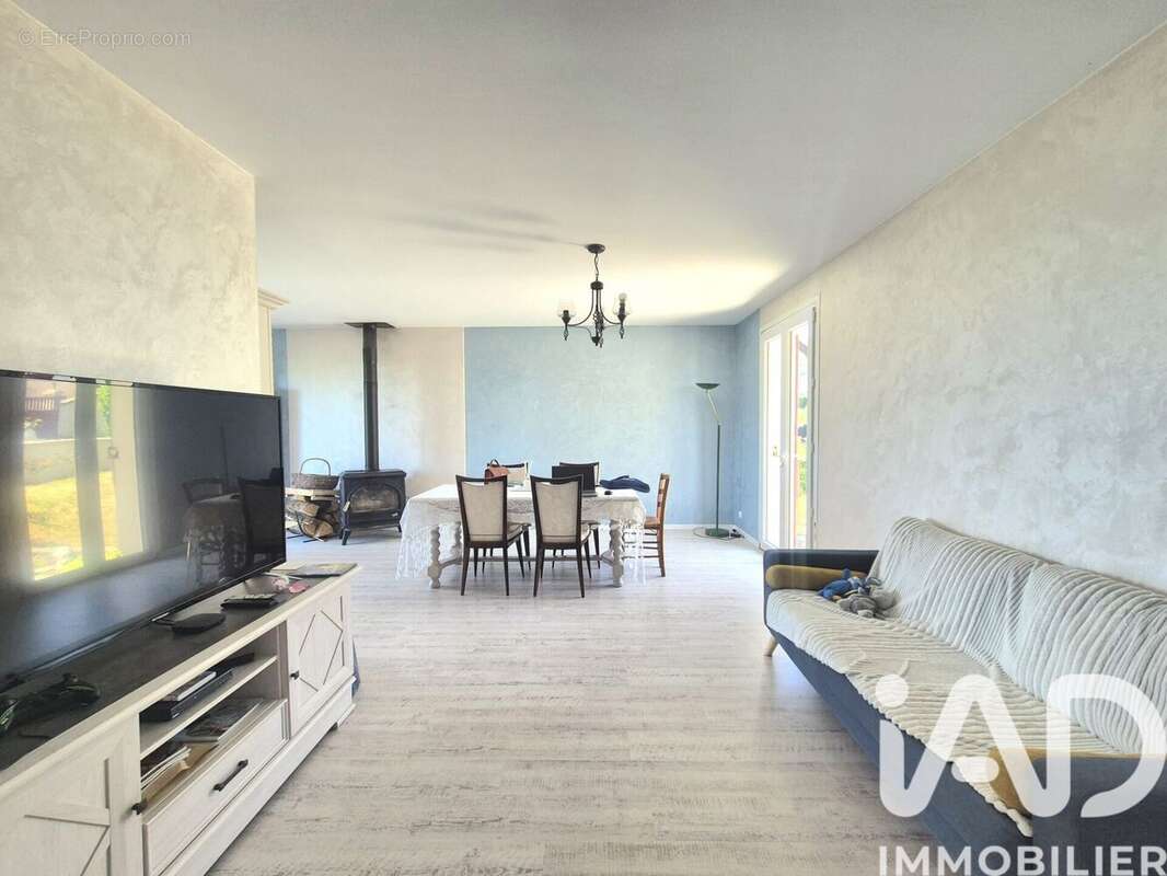 Maison 202 m² à Aubazines  - photo 4