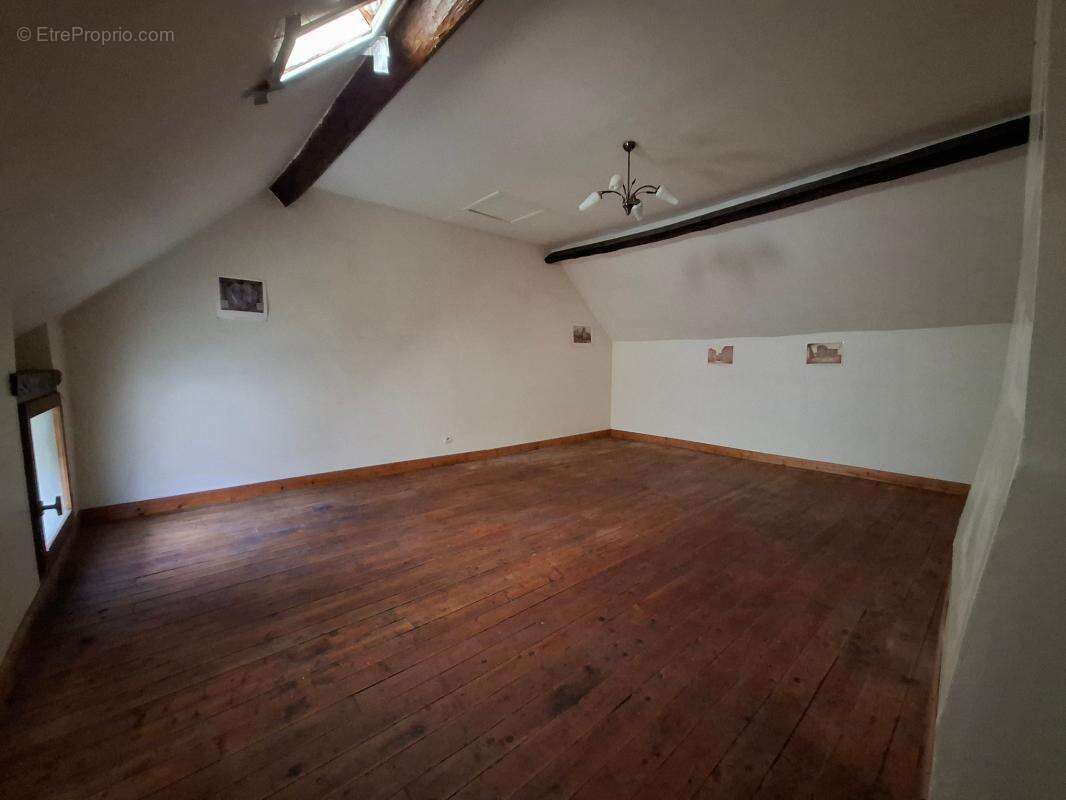 Maison à MONTIGNY-LENGRAIN