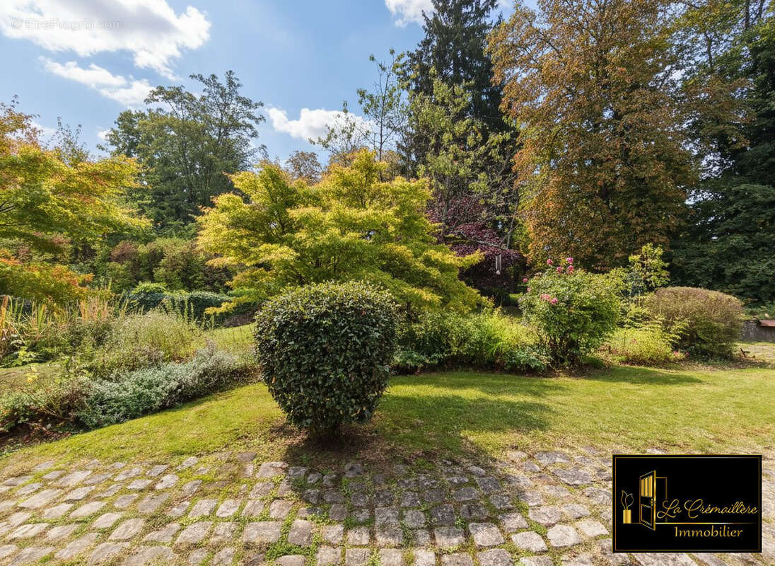 Maison à ROCHEFORT-EN-YVELINES