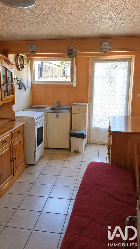 Photo 8
