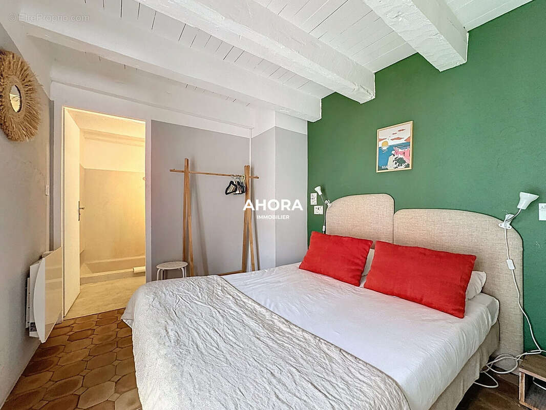 Appartement à MARSEILLE-1E