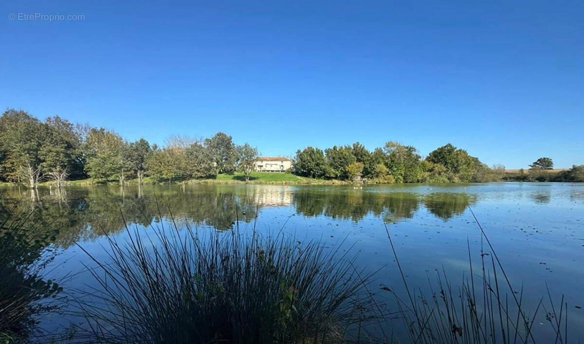 OVERVIEW - Maison à LE VIGEANT