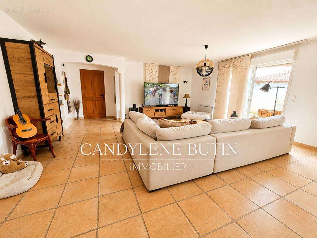 Belle villa de 147m² de plein pied avec Piscine - photo 7