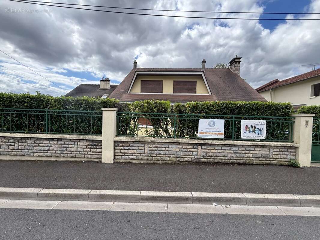 ARGENTEUIL – LES COTEAUX  Élégante maison familiale de plus de 200 m² avec vue sur Paris et la Tour Eiffel - photo 22