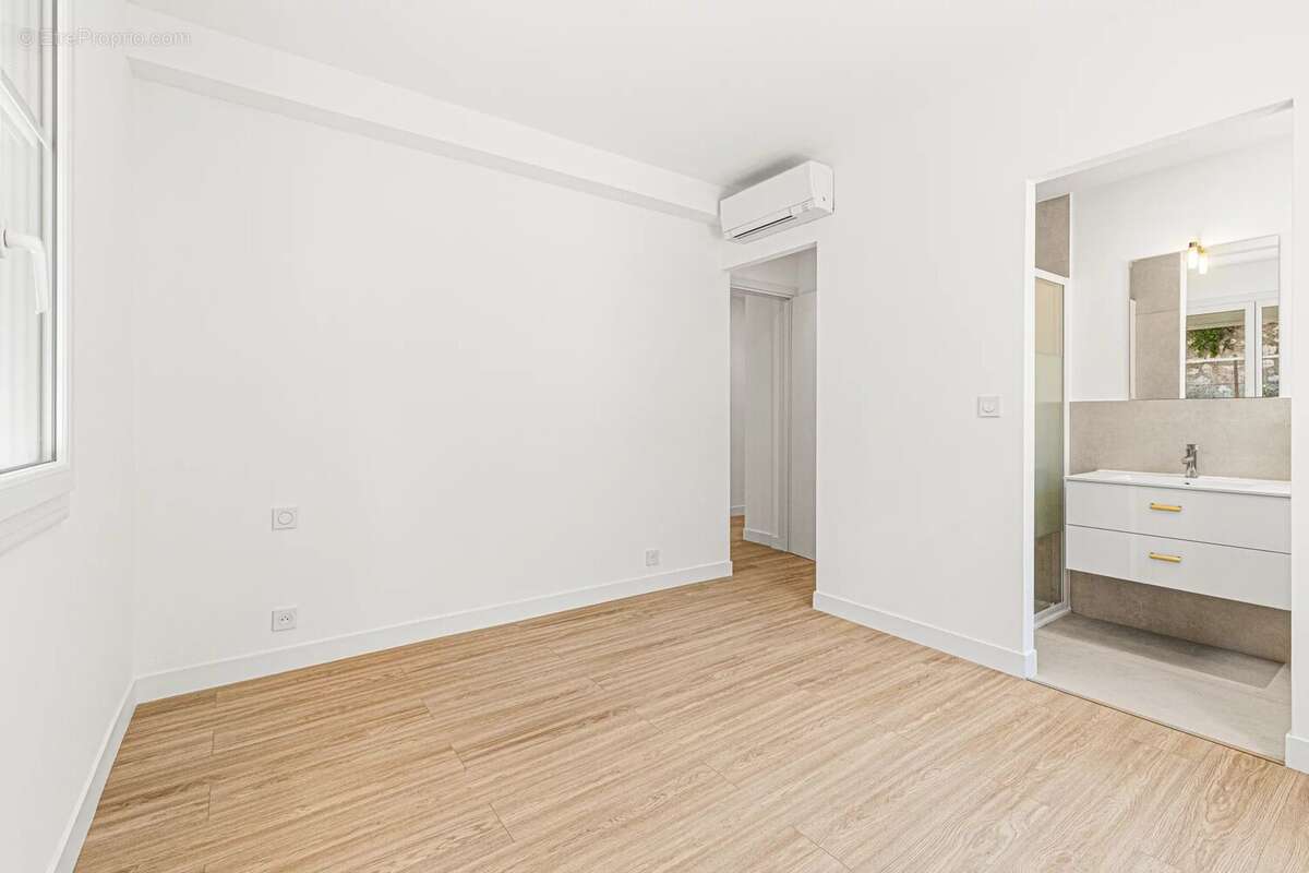 Nice / Bas Cimiez – Magnifique 4 pièces – Refait à neuf – Idéal famille avec potentiel duplex - photo 11