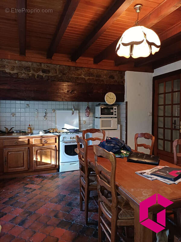 Maison à MONTREGARD