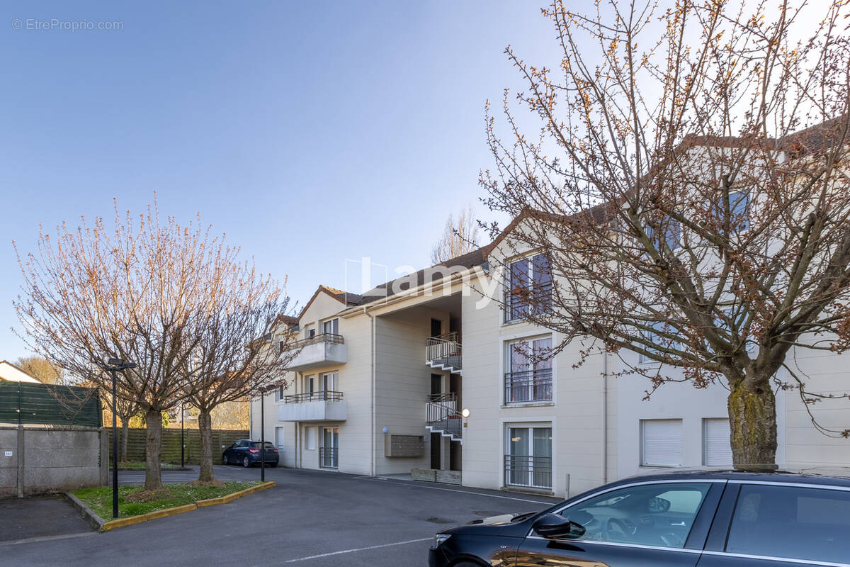 Appartement à PERSAN