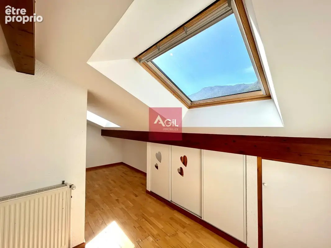 BERNIN : Appartement en triplex de 95m2 avec vue sur Belledonne. - photo 9