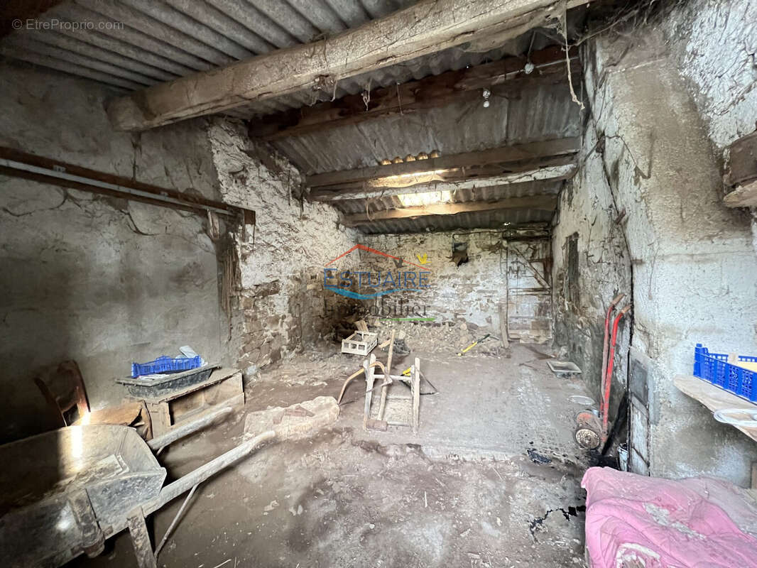 Maison à SAINT-ETIENNE-DE-MONTLUC