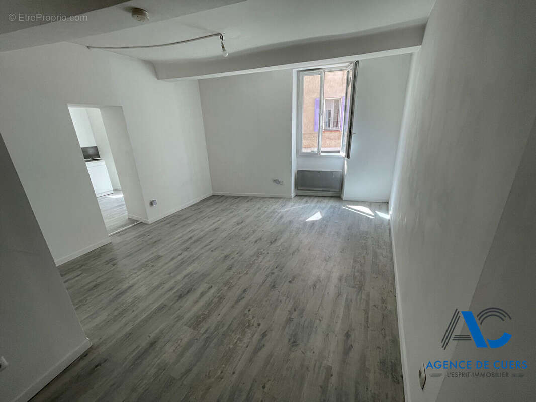 Appartement Cuers 3 pièce(s) - photo 2