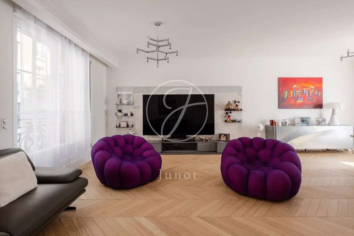 Maison à NEUILLY-SUR-SEINE