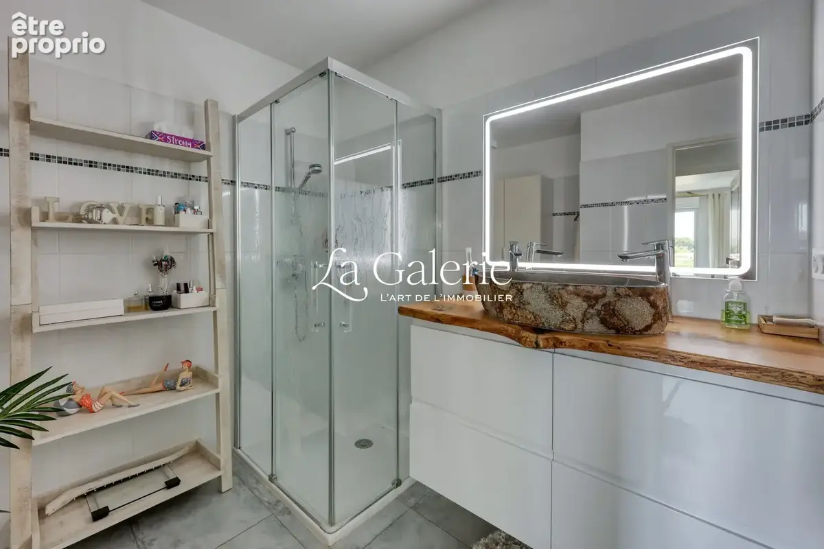 Appartement 4 pièces 83 m² à vendre à Carqueiranne (83320) - photo 9