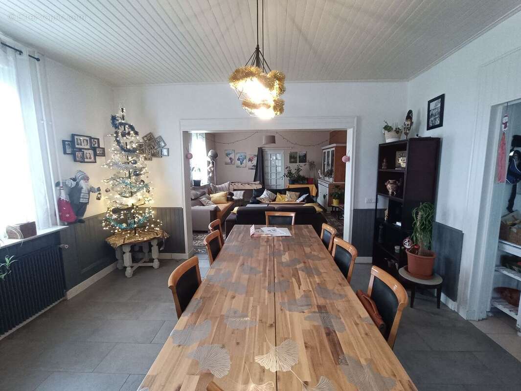 Maison à ESTREES-LES-CRECY