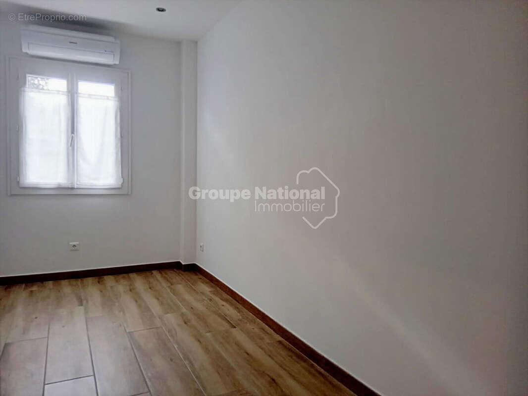 Commerce à SAINT-ETIENNE-DU-GRES