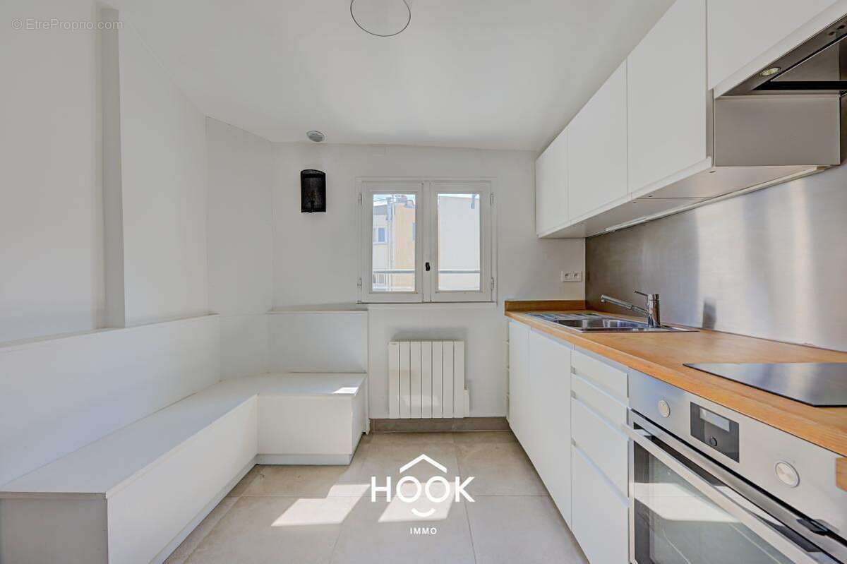 Appartement à PARIS-8E