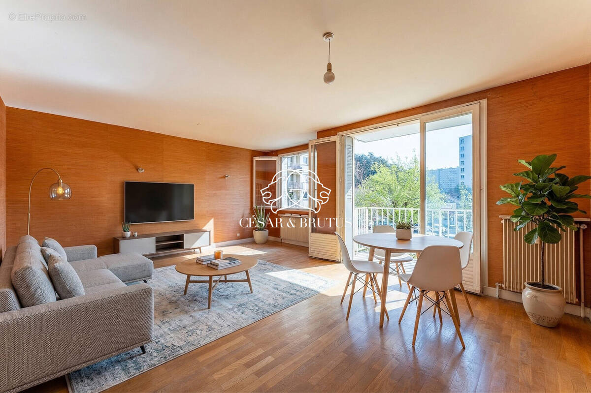 Appartement à OULLINS