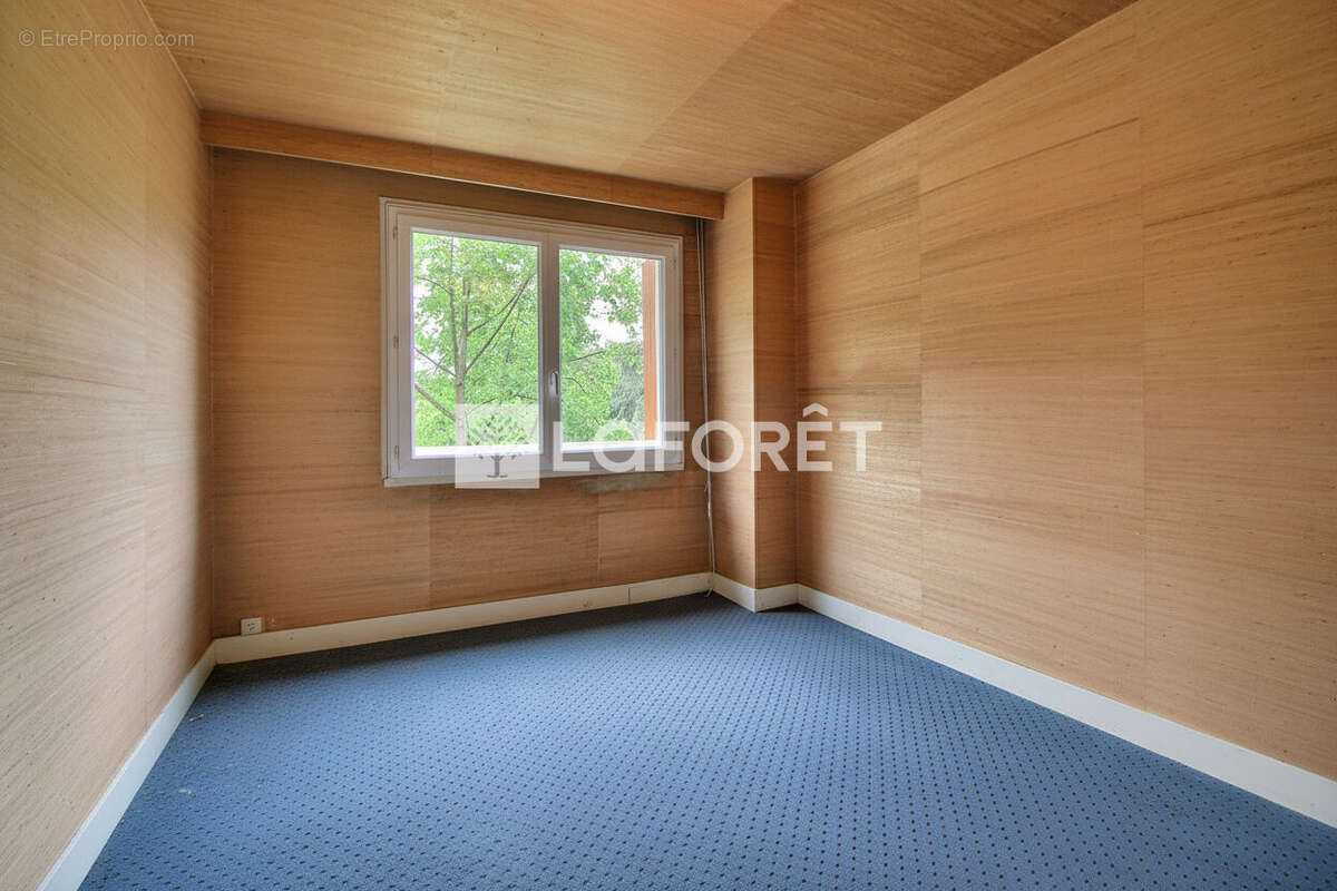 Appartement à SURESNES