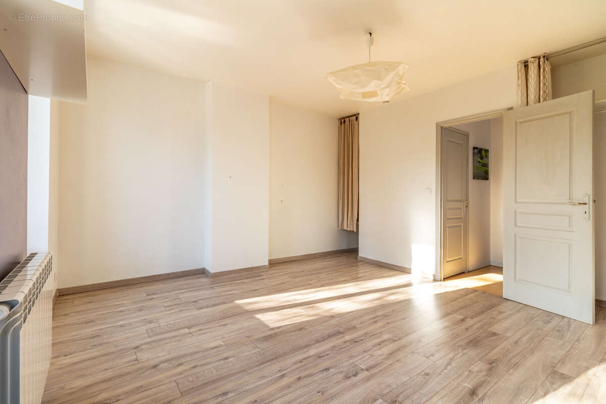 Maison à SAINT-SAVINIEN