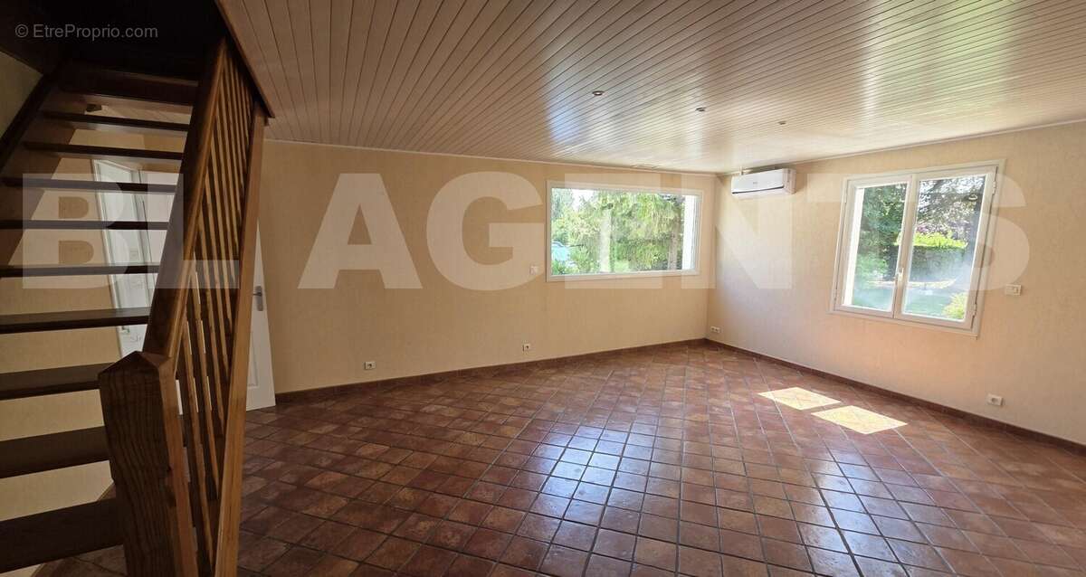 8 - Maison à CASTRES