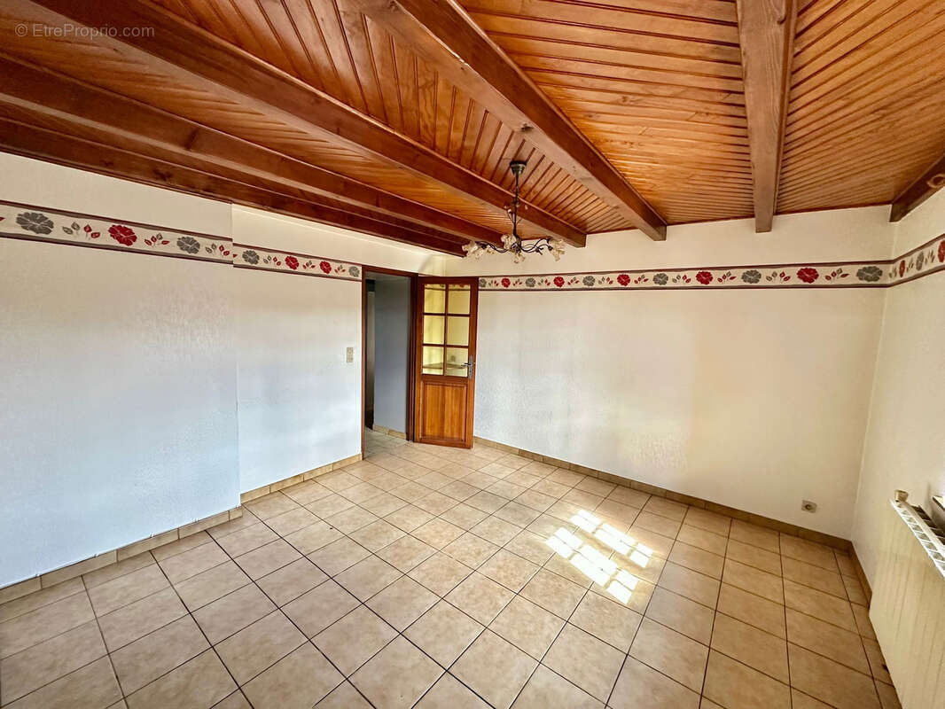 Maison à BEULOTTE-SAINT-LAURENT