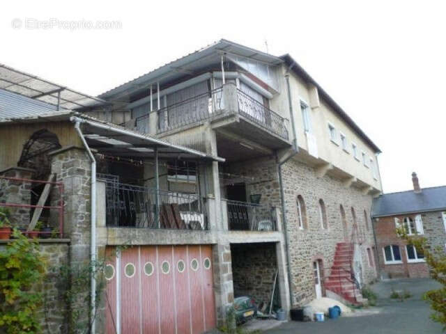 Maison à AMBRIERES-LES-VALLEES