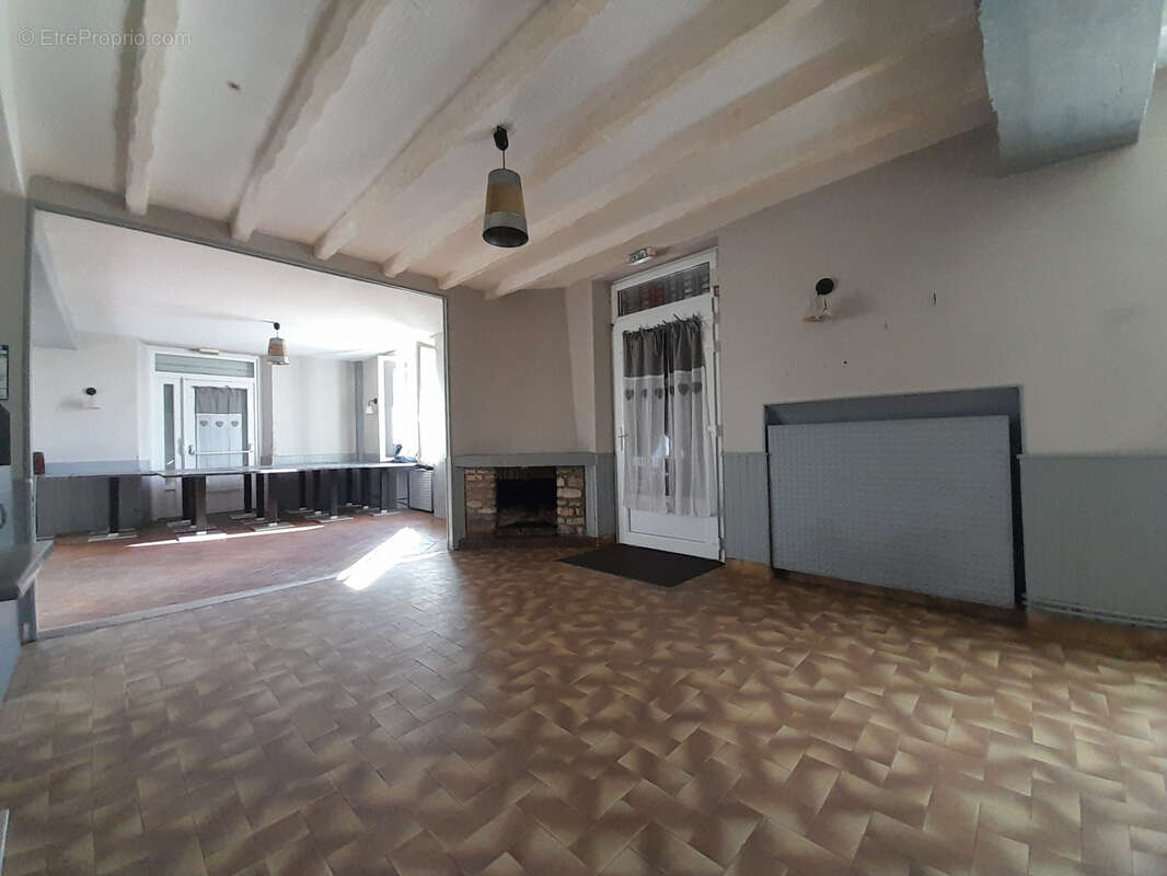 Immeuble de rapport - local commercial + appart 3 chambres - angerville proche. - photo 3