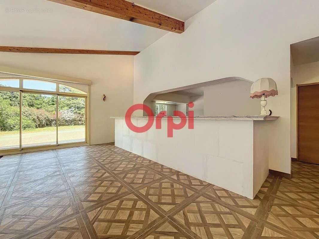 Maison à PLAN-DE-LA-TOUR