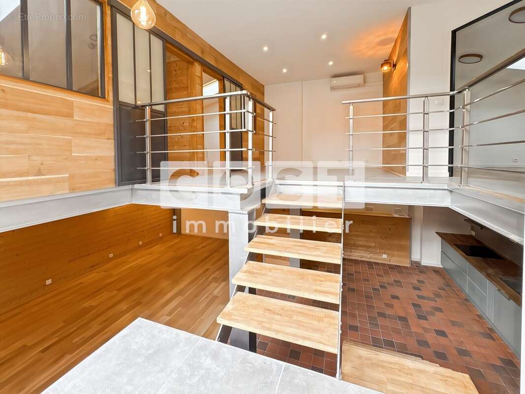 Maison à LA GARENNE-COLOMBES