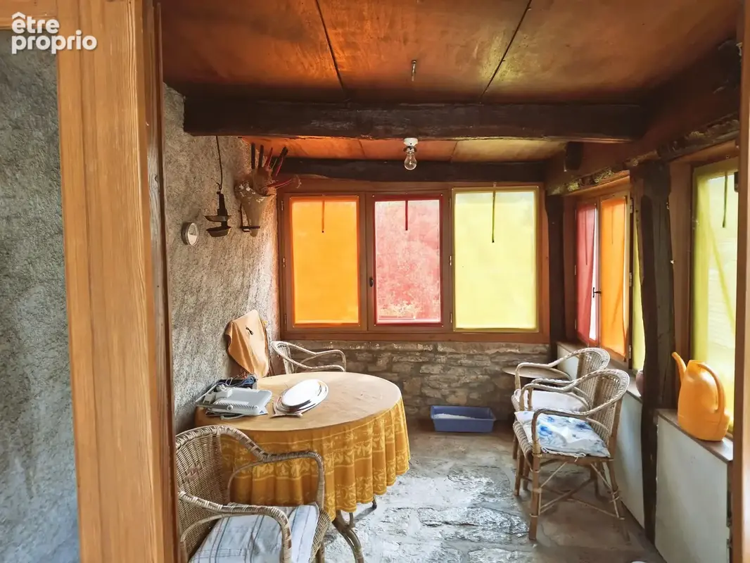Une maison pleine de charme, prête à emménager, avec un beau potentiel d’aménagement - photo 8