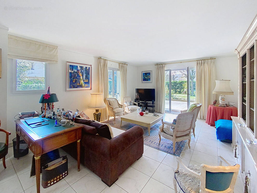 Appartement à SAINT-MAUR-DES-FOSSES