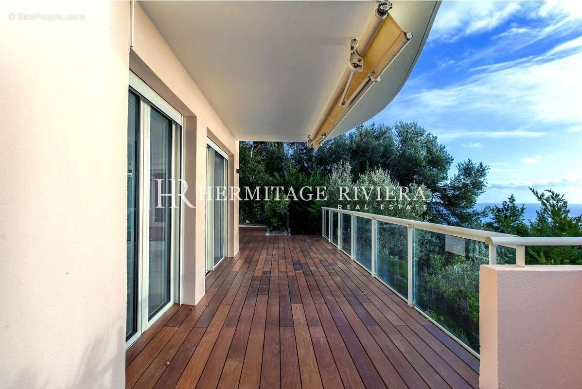 Appartement à ROQUEBRUNE-CAP-MARTIN