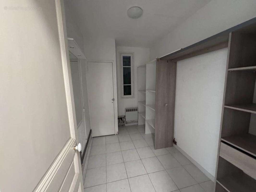 Commerce à SAINT-LAURENT-DU-VAR