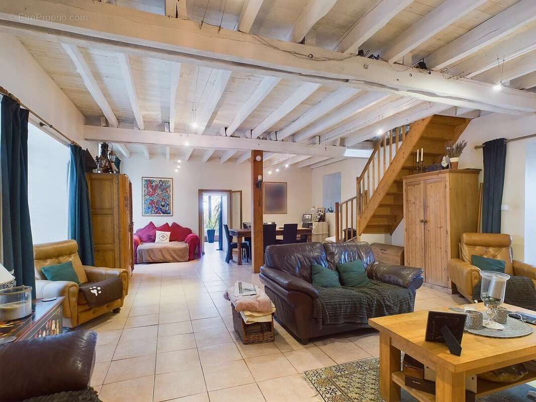 Maison à NADAILLAC-DE-ROUGE