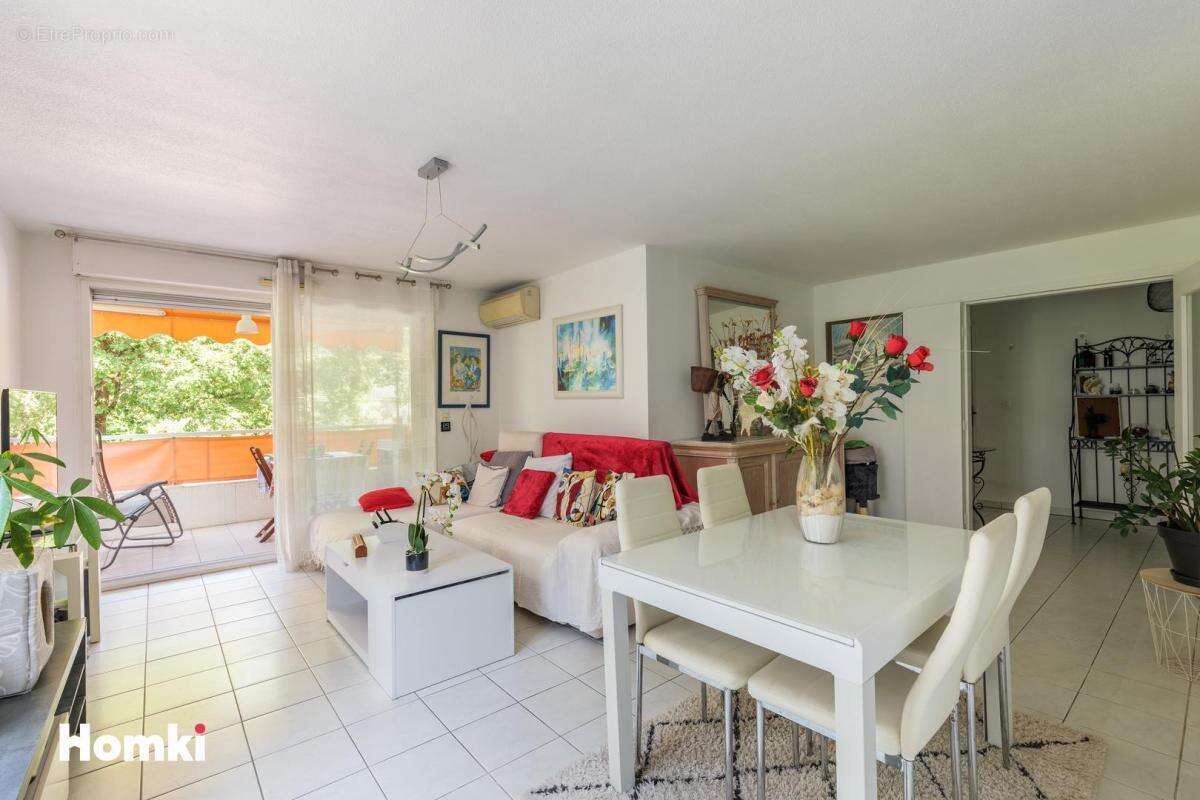 Appartement à VILLENEUVE-LOUBET