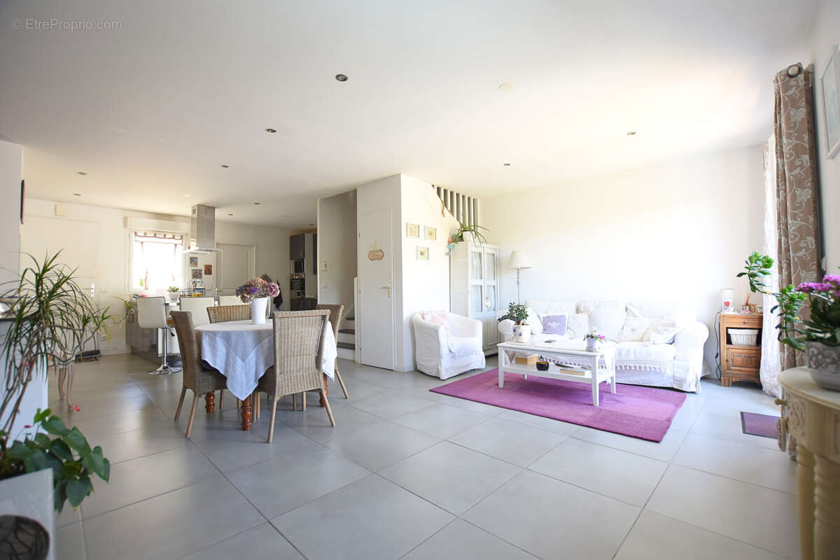 Maison à LES ESSARTS-LE-ROI