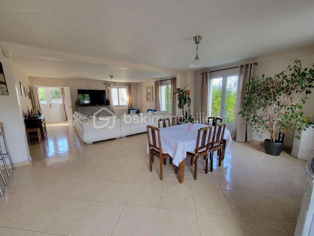 Maison à MAREUIL-LES-MEAUX