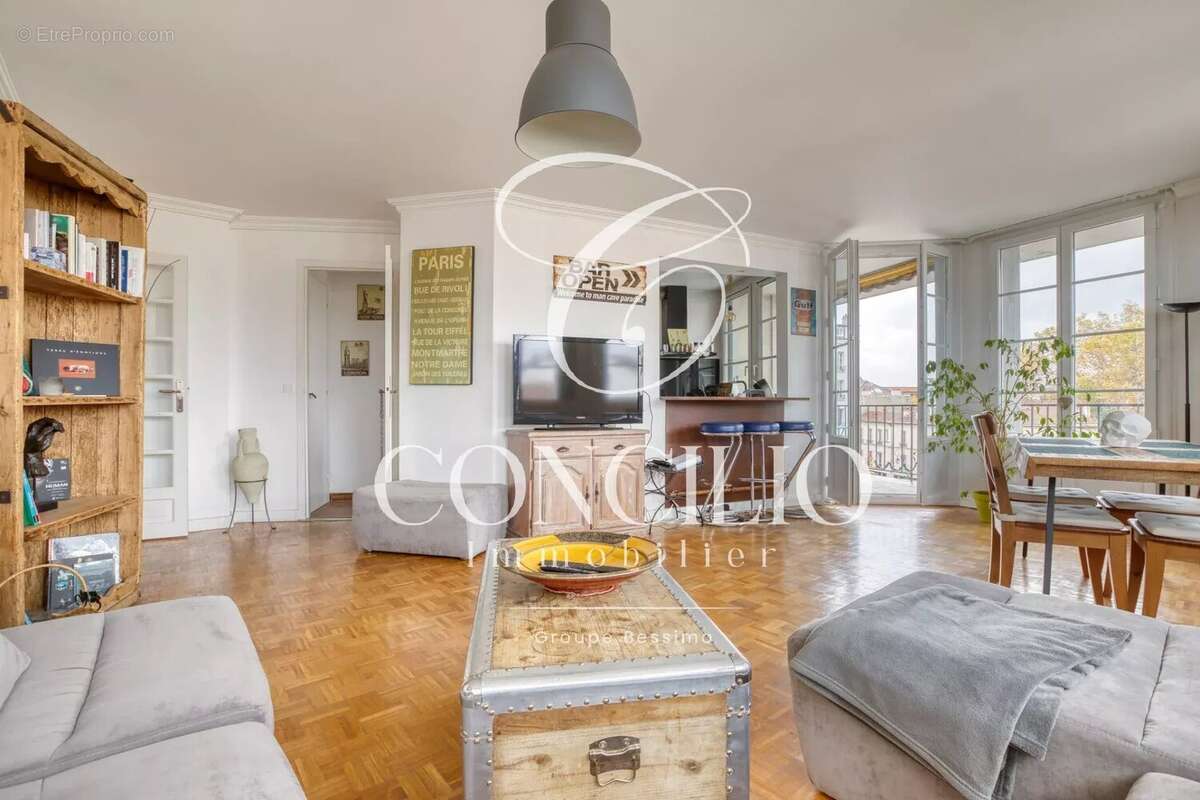 La Garenne-Colombes – Élégant 3 pièces de 82 m² avec balcon de 10 m², vue dégagée et beaux volumes - photo 5