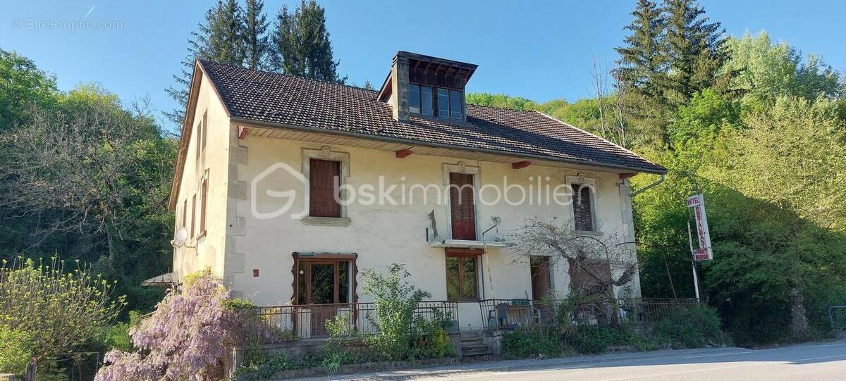 Appartement à USINENS