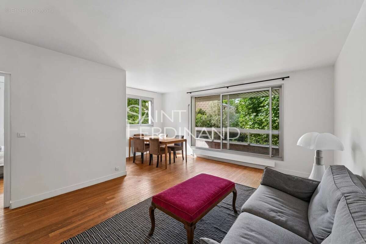 Appartement à NEUILLY-SUR-SEINE